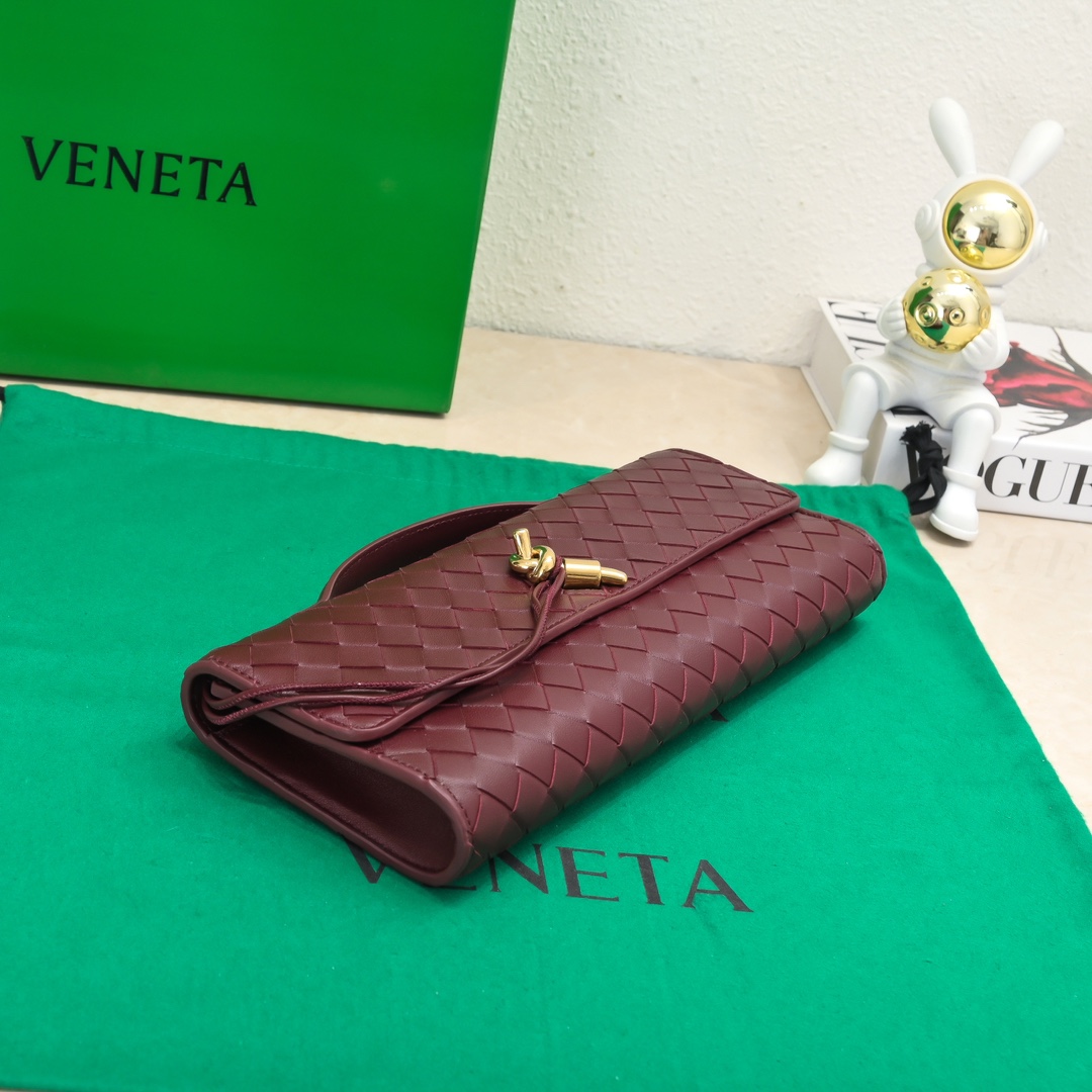 Bottega Veneta Clutch Bags